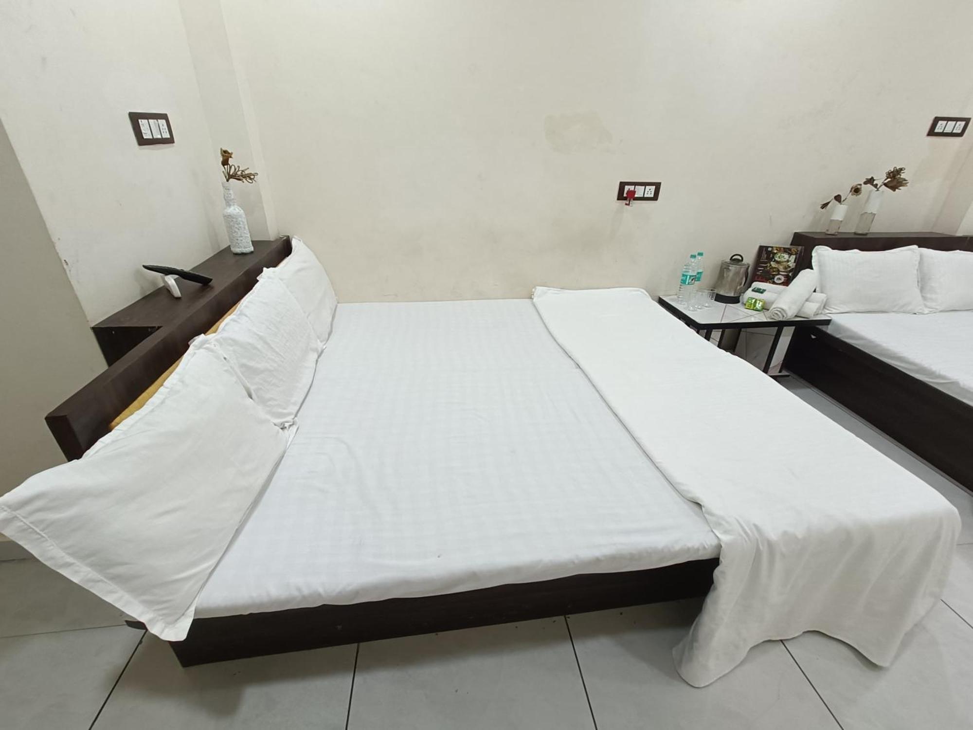 Treebo Yatri Grah Kshipra T Hotel Ujjain Luaran gambar
